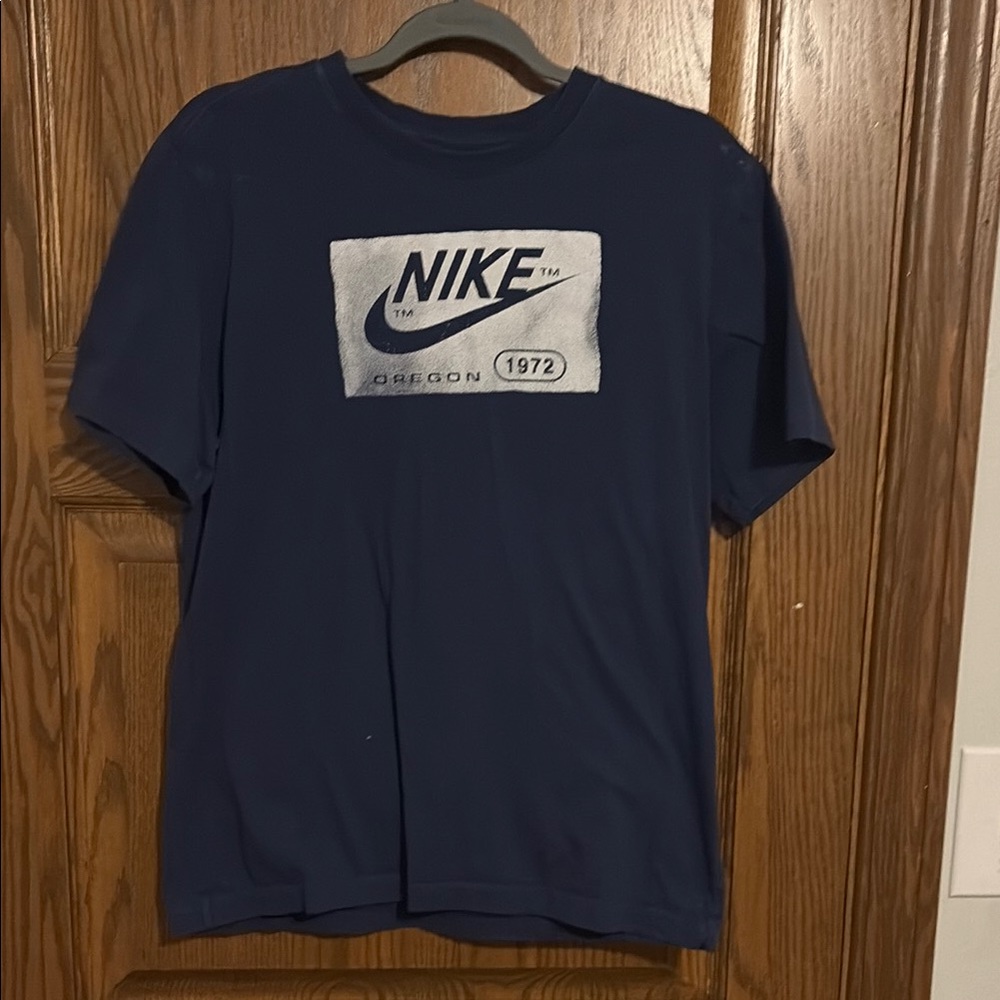 Nike Men's Navy Blue T-Shirt